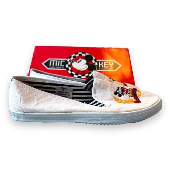 Vintage 90's Disney Mickey Mouse slip-ons - Picture 2 of 6